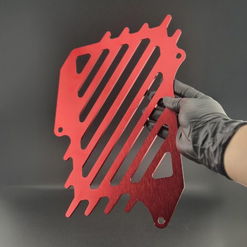 Nâng cấp xế yêu với Che Két Nước Nhôm CNC 4 Val Đỏ tại cửa hàng phụ tùng xe máy Dủ Phát Bike! Tản nhiệt đỉnh cao, phong cách năng động cho Vario, Air Blade (AB), Honda SH, Yamaha NVX. Có các màu lục bảo, trắng, vàng, xanh dương, đen.