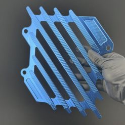 Nâng cấp xế yêu với Che Két Nước Nhôm CNC 2 Val Xanh tại cửa hàng phụ tùng xe máy Dủ Phát Bike! Bảo vệ két nước, phong cách năng động 2025 cho Air Blade (AB), Vario, Honda SH, SH Mode, Lead, Click, Yamaha NVX, Vision, Mio, Vespa, Scoopy.