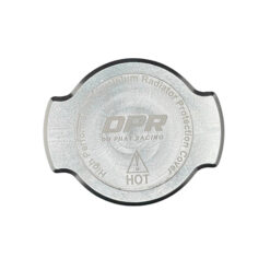 Nắp che két nước DPR bạc titan (radiator cover DPR Titan Silver) là phụ kiện độ Air Blade mang phong cách sang trọng và tinh tế. Màu bạc titan ánh kim sạch sẽ, dễ phối màu, vừa bảo vệ két nước hiệu quả vừa giữ khả năng tản nhiệt ổn định. Lắp zin theo xe, đây là lựa chọn hoàn hảo cho bản độ Air Blade theo style sạch – sang – bền.