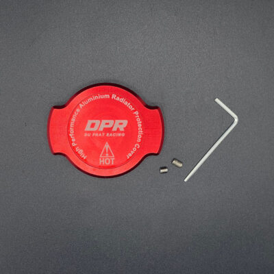 Nắp Che Két Nước DPR Màu Đỏ (radiator cover DPR Red Devil) là phụ kiện độ Air Blade nổi bật với sắc đỏ sâu, bóng và cực kỳ thể thao. Thiết kế CNC chắc chắn giúp bảo vệ két nước hiệu quả, đồng thời tối ưu khả năng tản nhiệt cho xe vận hành bền bỉ. Lắp zin theo xe, đây là điểm nhấn hoàn hảo cho bản độ Air Blade đỏ ruby mạnh mẽ và cuốn hút.