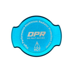 Nắp che két nước DPR màu lục bảo (radiator DPR Emerald Royal) là phụ kiện độ Air Blade mang phong cách sang trọng và nổi bật. Màu xanh lục bảo ánh kim giúp phần đầu xe cuốn hút hơn, đồng thời bảo vệ két nước hiệu quả và giữ tản nhiệt ổn định. Lắp zin theo xe, đây là điểm nhấn hoàn hảo cho bản độ Air Blade Emerald Royal.